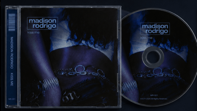 Kiss Me (Single) - Standard CD